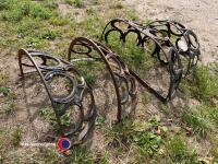 Garden horse shoe hanging baskets - 3
