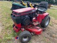 Toro Wheelhorse Classic garden tractor with mower deck, key in office - 2