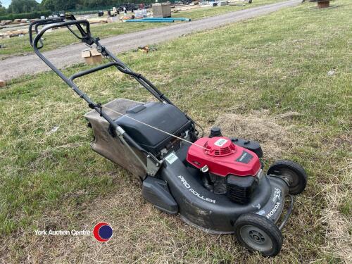 Honda HRH536 roller mower