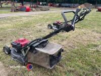 Honda HRH536 roller mower - 3