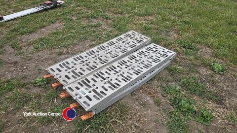 2 x alloy ramps