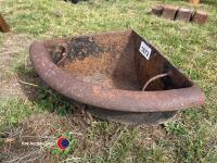 Cast corner trough for garden - 2