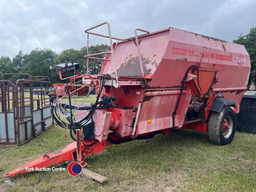 Kuhn Euromix 2 1420 diet feeder. Comprehensively serviced with new metal, ready for work, genuine reason for sale, 2006