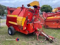 Teagle Tomahawk 8080 trailed straw bedder / blower c/w swivel giraffe chute. Cable control. - 2