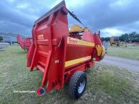 Teagle Tomahawk 8080 trailed straw bedder / blower c/w swivel giraffe chute. Cable control. - 5