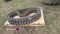 Digger tracks 300x52.5 wx78 - 3