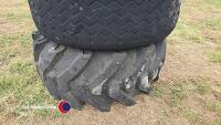 2 x 18 - 19.5 tyres on rims - 4