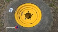 Pair of 5 stud trailer wheels - 3