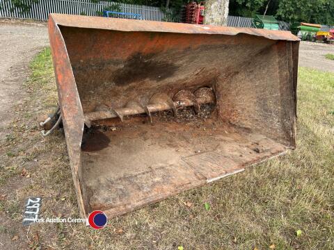 Bom Root bucket with Manitou brackets