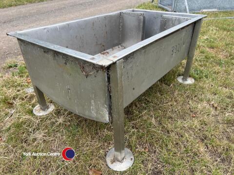 Stainless steel water trough