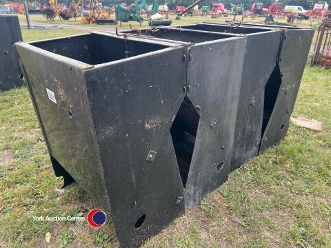 4 x 2 space feed hoppers