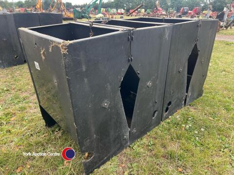 4 x 2 space feed hoppers