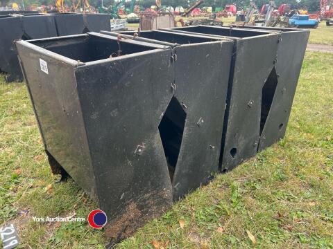 4 x 2 space feed hoppers