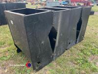 4 x 2 space feed hoppers
