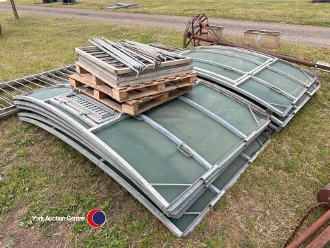 Challow 10 panel roundhouse with internal livestock handling gates