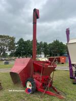 Farm King roller mill - 2