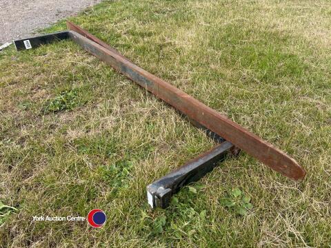 Forklift tines, length 2400 will fit 400mm carriage, gc, as new