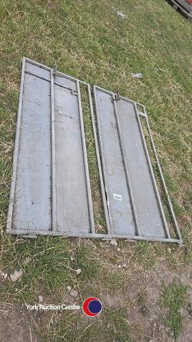 2 livestock trailer sheep deck dividing gates