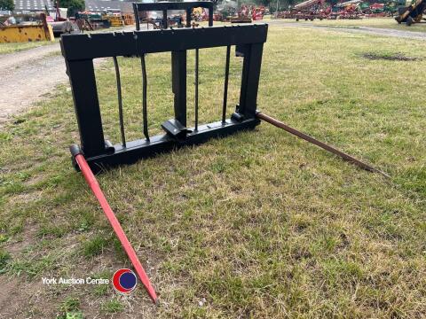 Heavy duty bale spike