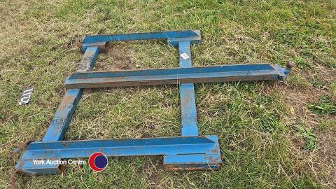 Forklift attachment
