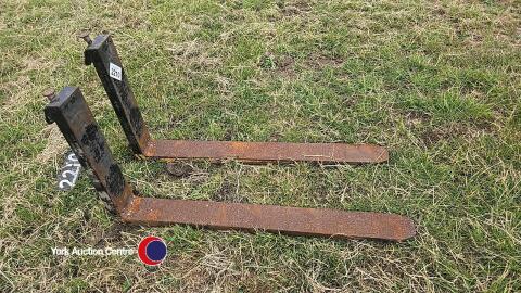 Forklift tines