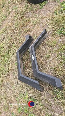 Pair of trailer mudguards