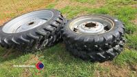 4 x row crop wheels, 11.2 R48 270/95 R48 (rear), 9.5 R32 230/95/R32 (front) little used, gwo, hold air - 5
