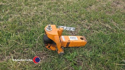 Dromone K80 ball hitch to fit MF 7600 series
