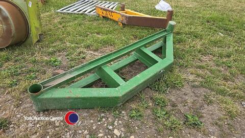 Front bale bumper