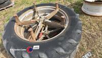 Dual wheels 5 star, 13.6 x 12.38 - 2