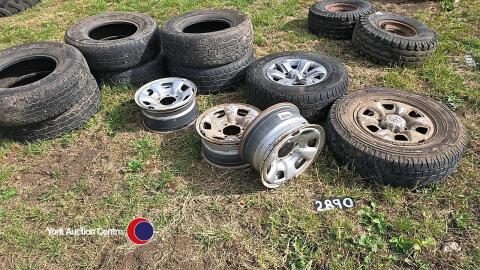 Hilux wheels and tyres