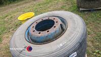 4 x wheels 11.0 x 22.5 c/w tyres - 2