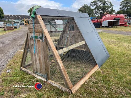 Bespoke hen house and run, hardwood contruction c/w sling points