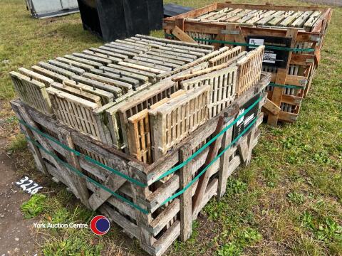 Plastic pig slats