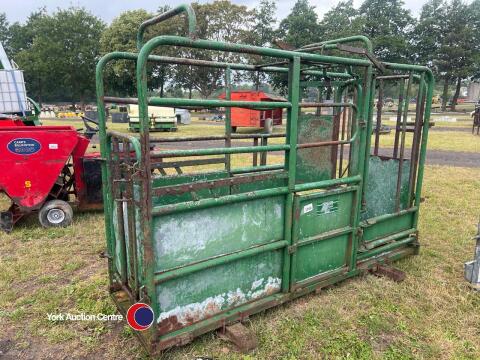 Cattle crush with weight, sold as seen