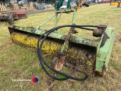 Datum RF8 2.4m road sweeper