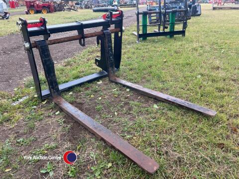 Set of pallet tines