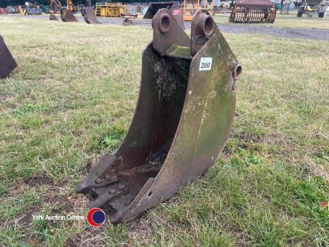 JCB 12in bucket