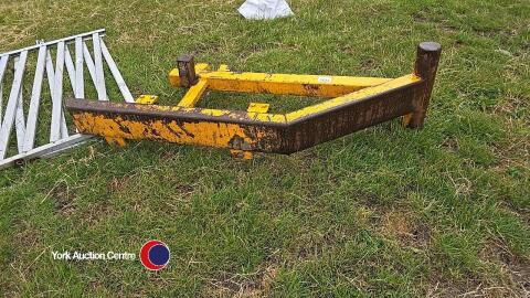 Front box bale bumper
