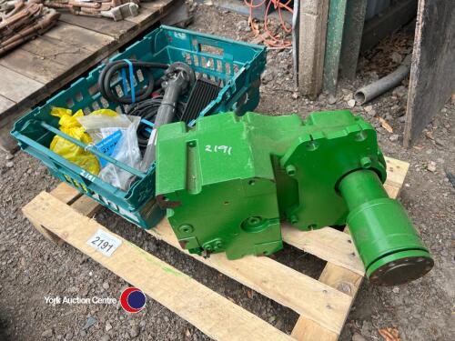 JD Zuidberg front PTO kit, unused, with manual. To fit JD6140R / 6210R etc, manual in office