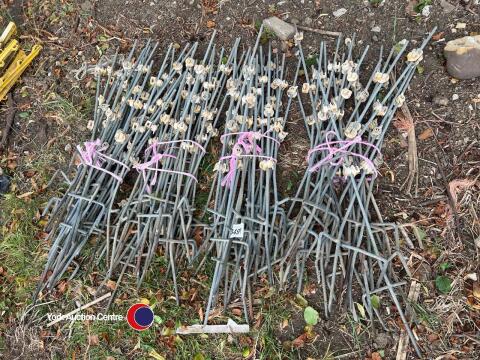 100 galvanised electric fence stakes including insulators