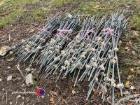 100 galvanised electric fence stakes including insulators - 3