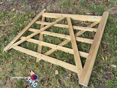 5ft wooden field gate