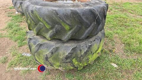 Stocks dual wheels 14.9-28, no clamps