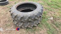 Pair of 11.2R28 tyres - 4