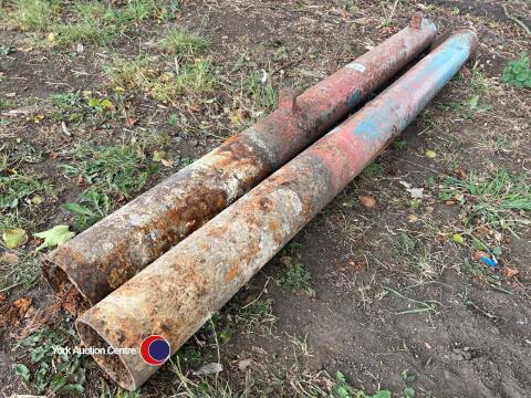 2 x metal gate posts