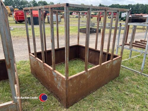 Cow feeder