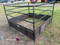 Hay/silage square sheep feeder