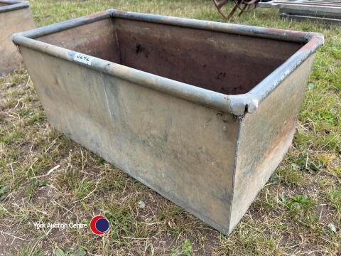 Galvanised planter/trough