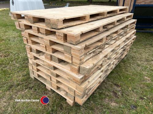 20 x large 8 x 4 pallets with ply top ideal for livestock barrier, lambing pens, cladding, splitting sheds